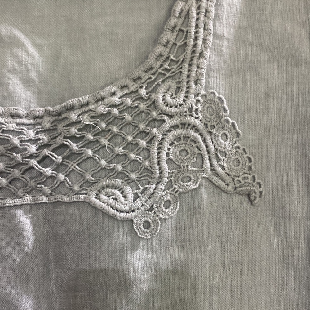 Linen Top - Picture 2 of 5